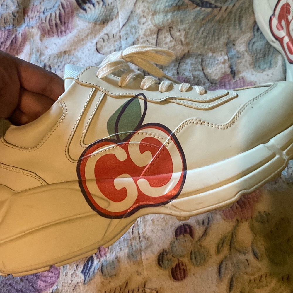 Gucci size 9 women sneakers
